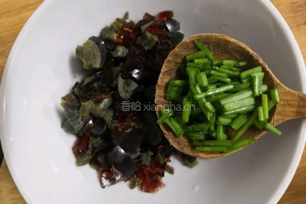 内酯豆腐拌皮蛋的做法图解7