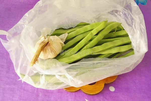 清炒四季豆的做法图解1