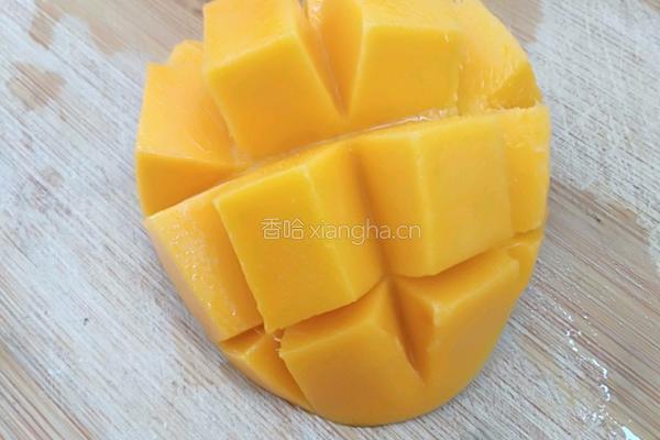 麦片芒果粒酸奶昔的做法图解2