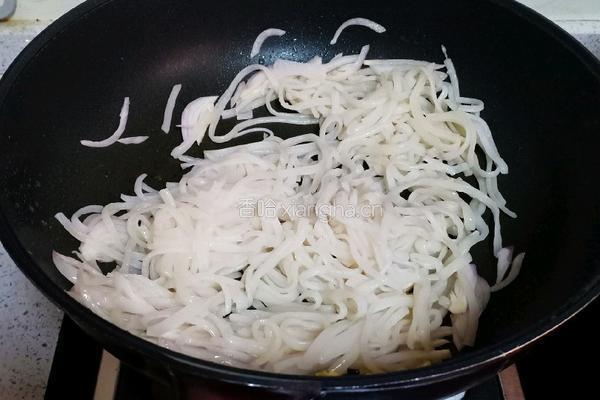 鸡蛋炒米皮的做法图解3