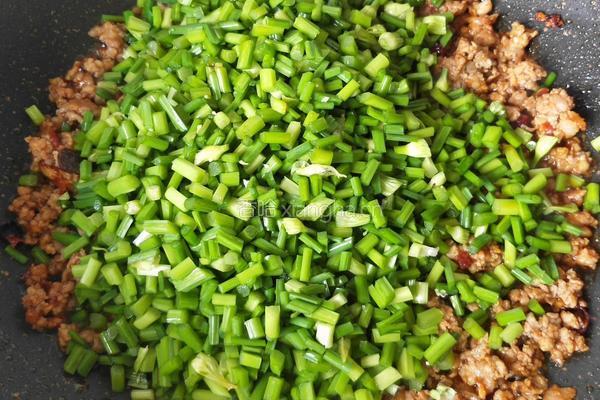 韭菜苔炒肉沫的做法图解16