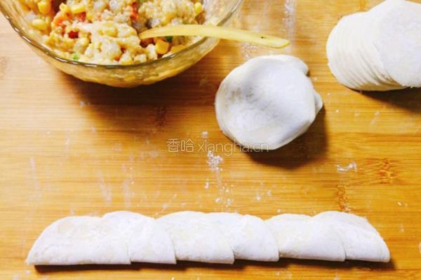 虾滑玫瑰花煎饺的做法图解4