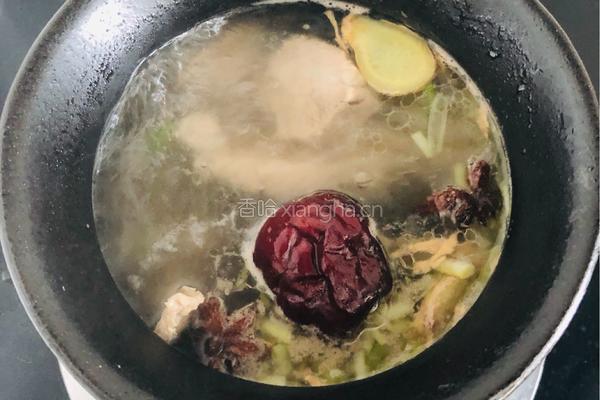 瓦罐排骨玉米汤的做法图解7