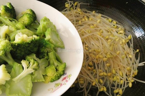 豆芽炒西兰花的做法图解10