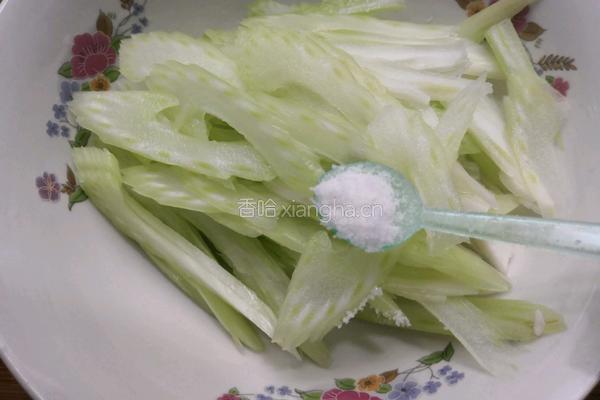 西芹炒瘦肉的做法图解6
