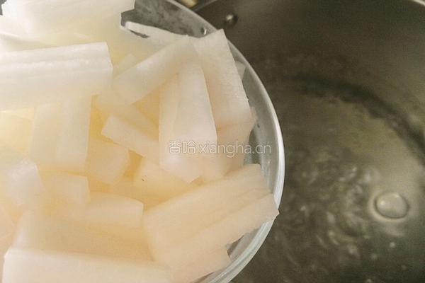 白萝卜豆腐干汤的做法图解4