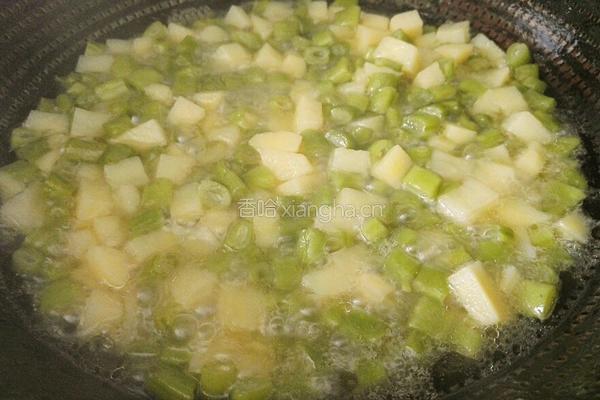 土豆炒四季豆的做法图解12