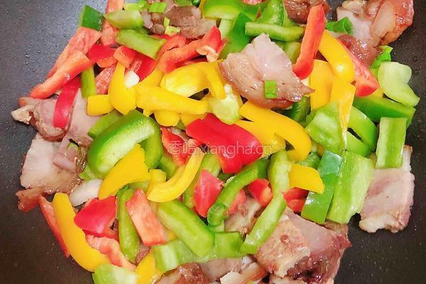 彩椒肘花肉炒饭（5分钟快手炒饭）的做法图解8