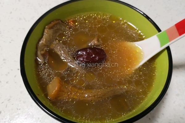 茶树菇姬松茸煲鸡汤