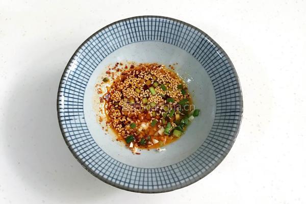 酸汤饺子的做法图解4