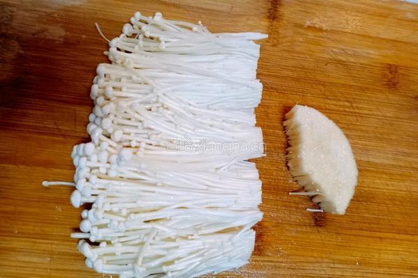 凉拌金针菇的做法图解1
