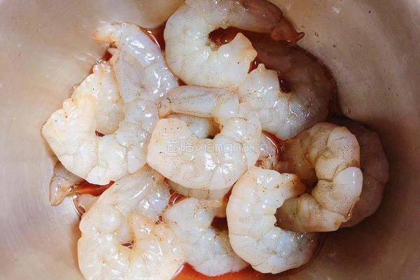 快手茄汁虾仁焗饭的做法图解2
