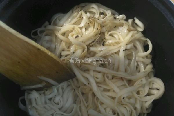 火腿鸡蛋炒面的做法图解11