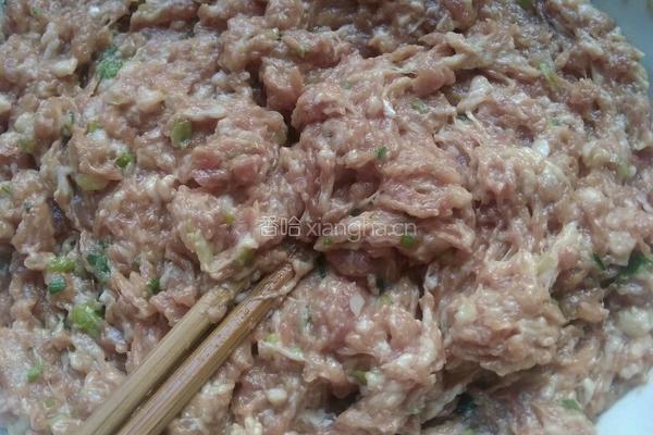 猪肉大葱馅饺子的做法图解3