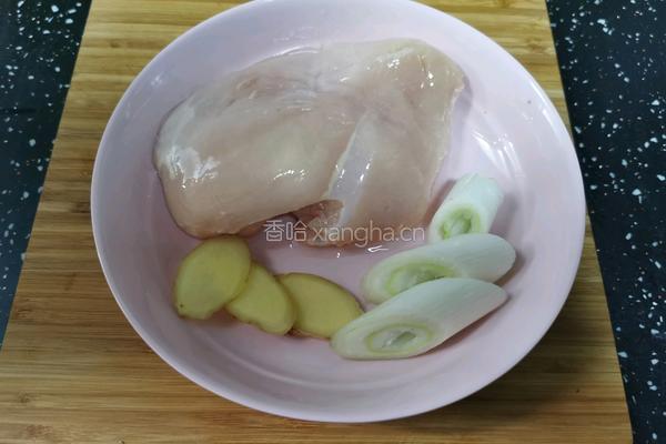 凉拌鸡胸肉的做法图解1