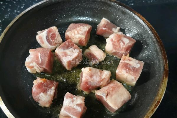 煎牛腩的做法图解3