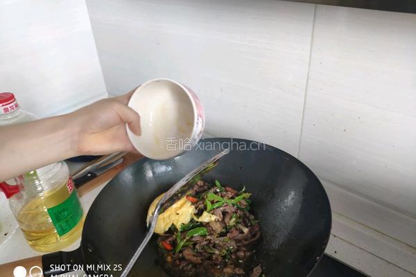 青椒鸡蛋嫩牛肉丝的做法图解8