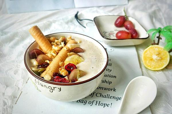 坚果麦片香蕉酸奶昔的做法图解8