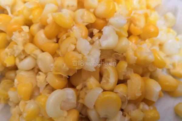 金黄玉米烙的做法图解1