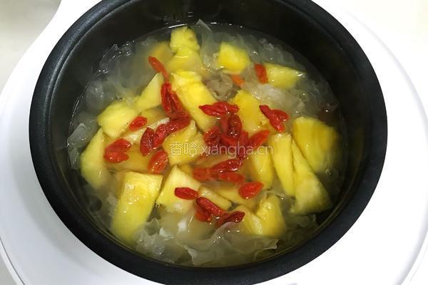 桃胶银耳凤梨甜汤的做法图解7