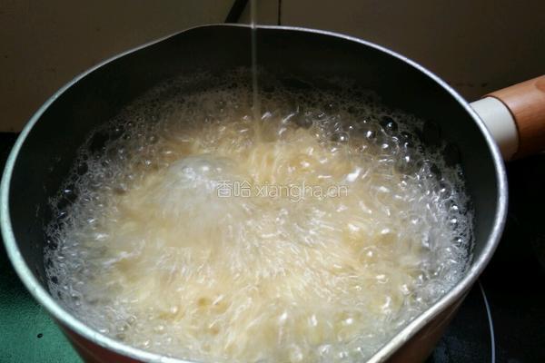 辣椒酱豆芽拌面的做法图解5