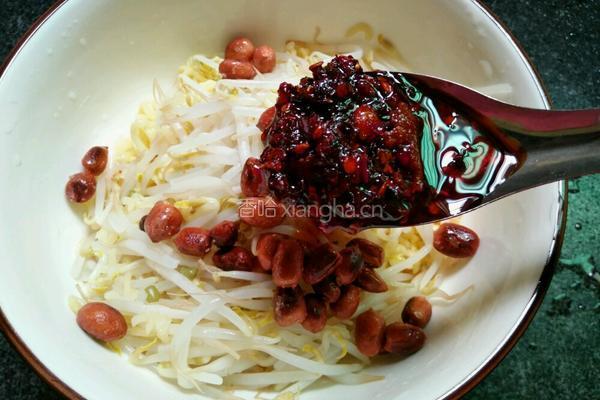辣椒酱豆芽拌面的做法图解12