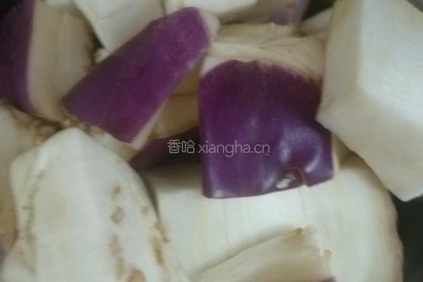 番茄炖茄子的做法图解3