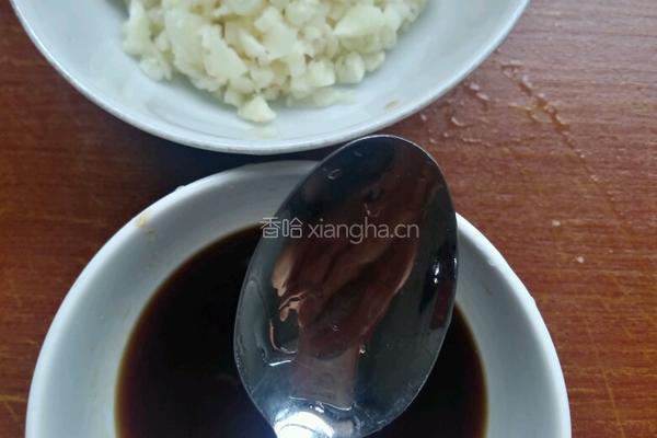 虎皮尖椒的做法图解2
