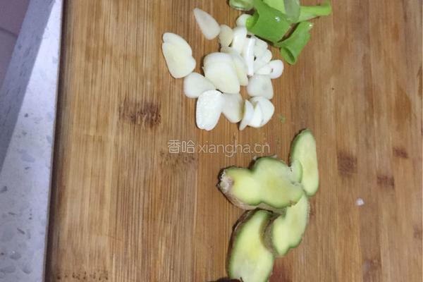 椒盐皮皮虾的做法图解2