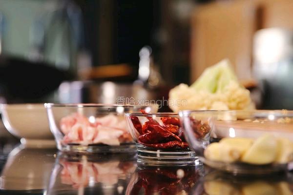 非常能体现锅气的菜「花菜炒五花肉」的做法图解3