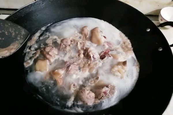 客家黄酒焖猪蹄的做法图解1