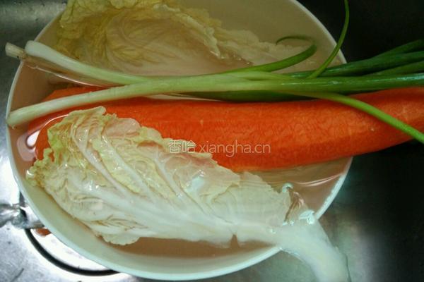 胡萝卜白菜蛋炒饭的做法图解2