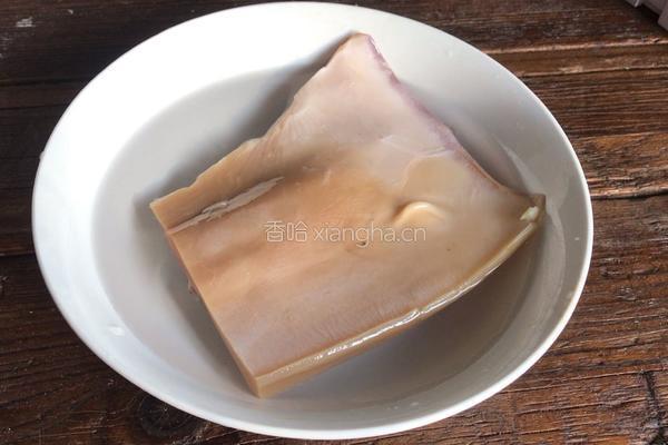 脊骨鱿鱼汤的做法图解2