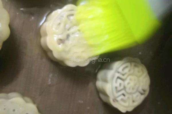 广式月饼(蛋黄豆沙馅)的做法图解13