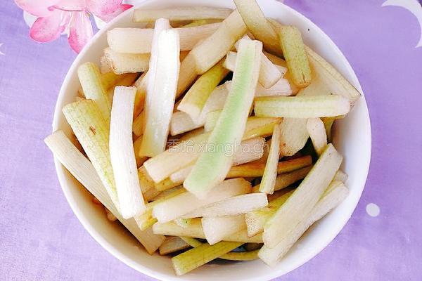 蒲菜炖鸡的做法图解10