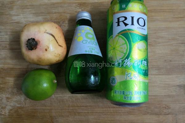 石榴气泡鸡尾酒的做法图解1