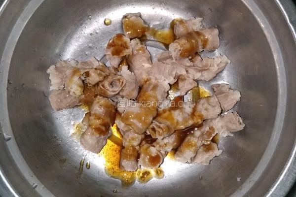 金针芝士牛焗饭的做法图解2