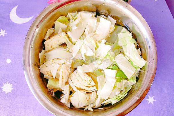 红烧卷心菜的做法图解3