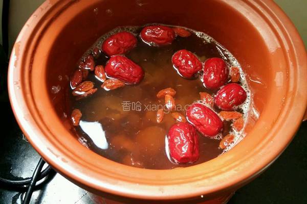 鲜龙眼红枣甜汤的做法图解6