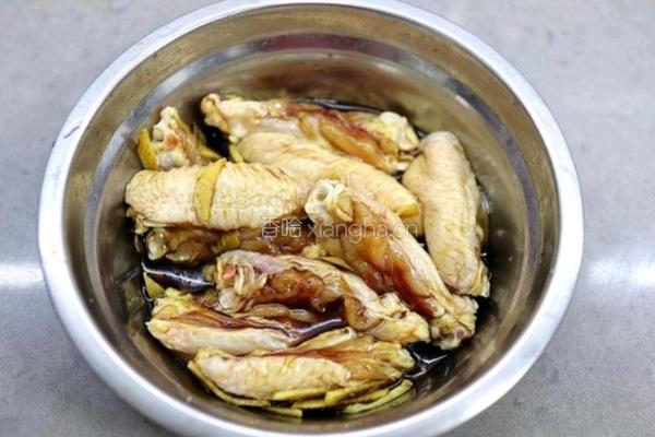 蒸鸡翅金针菇的做法图解7