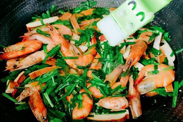 豆腐干韭菜炒虾的做法图解14