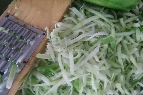 萝卜肉渣馅饺子的做法图解2