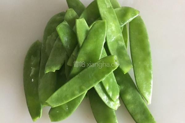 芒果鲜虾炒鱿鱼的做法图解4