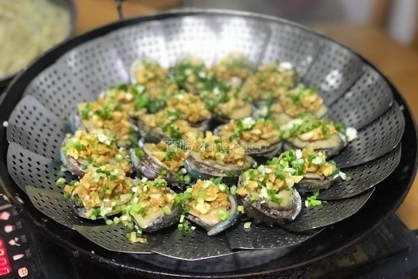 安式蒜蓉蒸鲍鱼的做法图解5