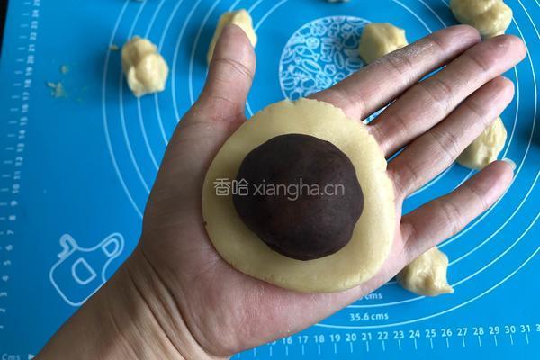 蛋黄月饼（螃蟹造型）的做法图解6