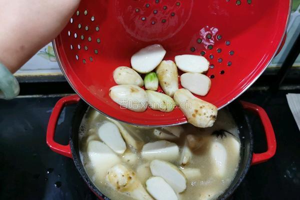 排骨芋头炖娃娃菜汤的做法图解14