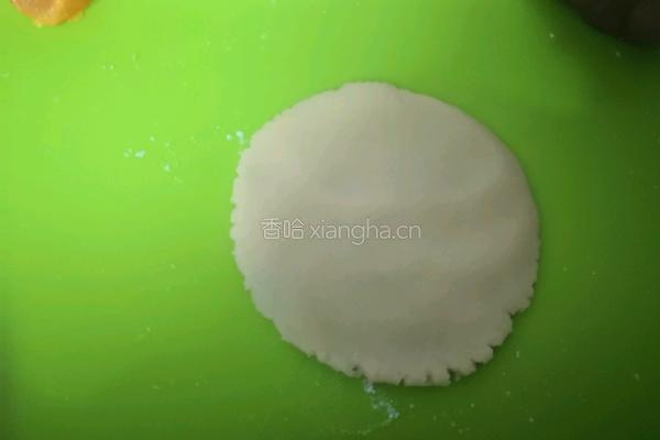广式月饼（蛋黄白莲蓉）的做法图解10