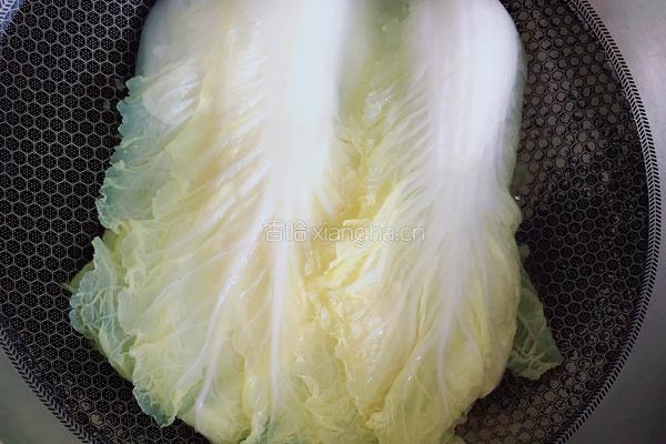 白菜肉蒸饺的做法图解1
