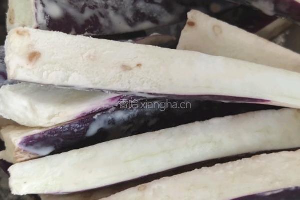 茄子闷豆角的做法图解2