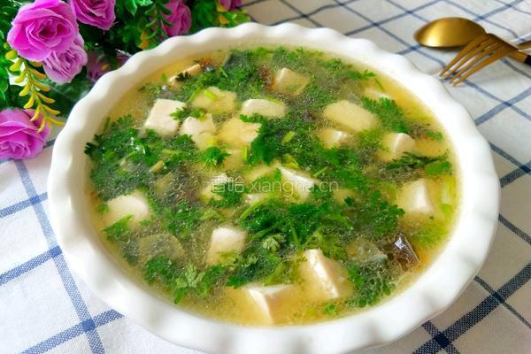 皮蛋豆腐汤的做法图解1